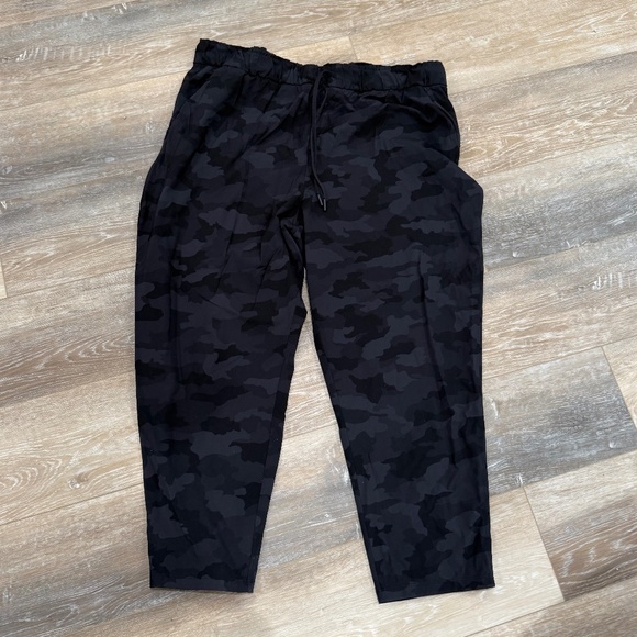 Lululemon pants - Picture 1 of 2